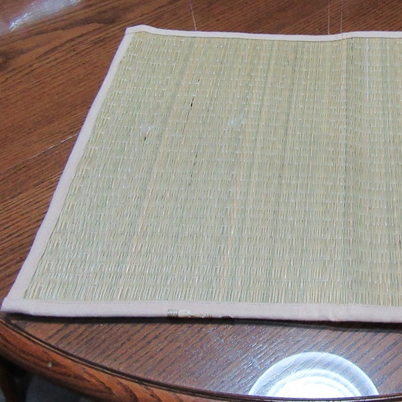 4 Wicker Table Placemats Used once - Picture 4 of 6